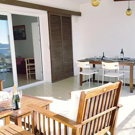 Sleeps 9 Apartment Llafranc